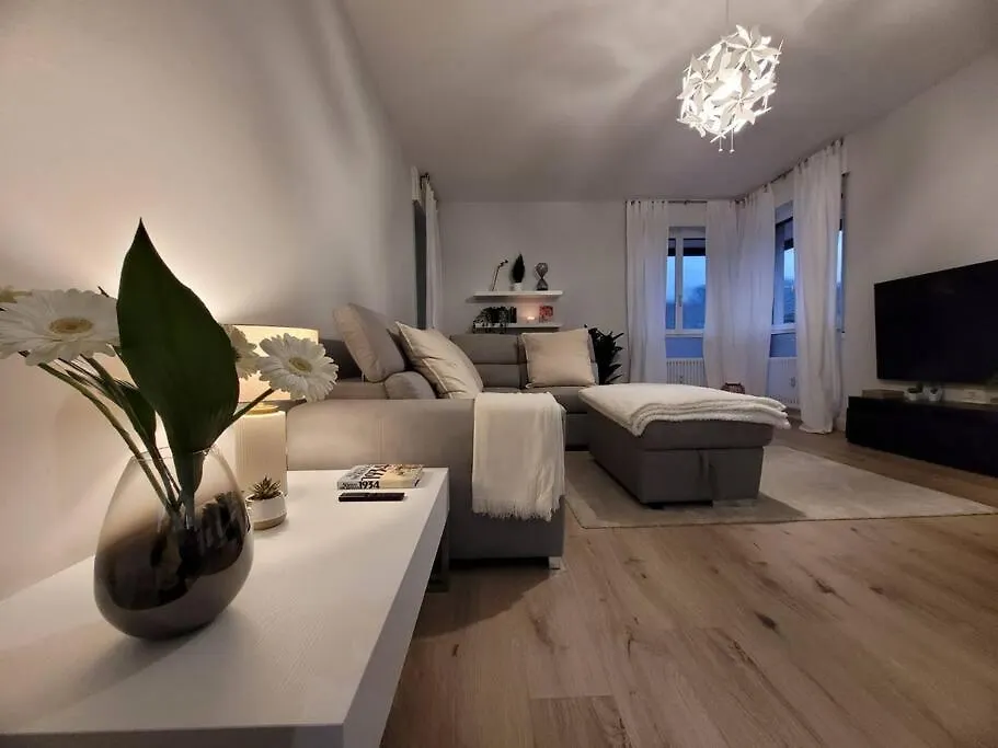 View Lovely 3Bed-2Bath Condo Full Furnished. Vittorio Veneto 0*,