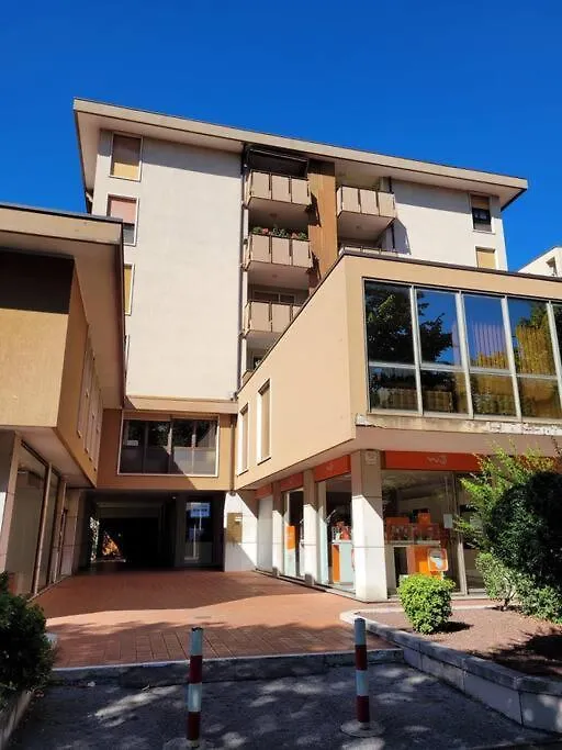 Apartment View Lovely 3Bed-2Bath Condo Full Furnished. Vittorio Veneto