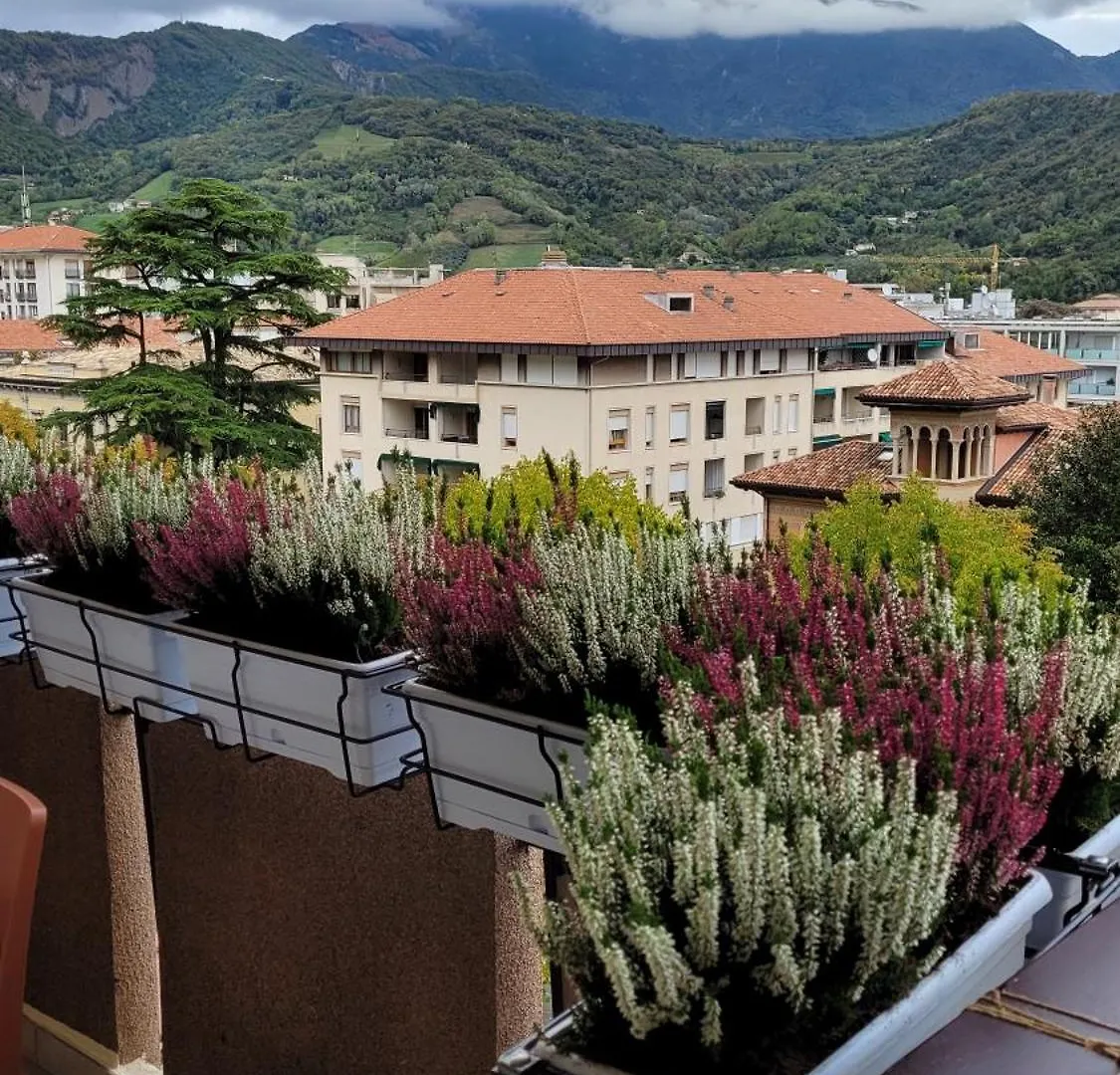 Apartment View Lovely 3Bed-2Bath Condo Full Furnished. Vittorio Veneto